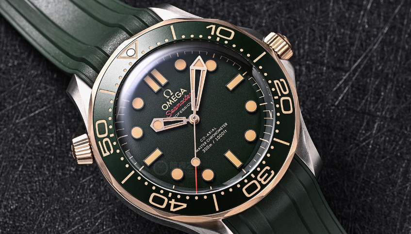 歐米茄海馬 300 米潛水錶青銅金綠盤復古時尚新寵